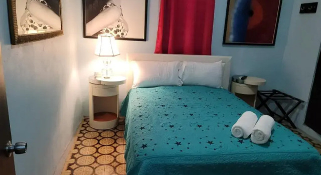 Near beach, restaurant and bars Sleeps 6 with 2baths