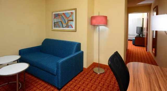 Двухместный люкс с 2 комнатами Fairfield Inn and Suites by Marriott Winston Salem/Hanes