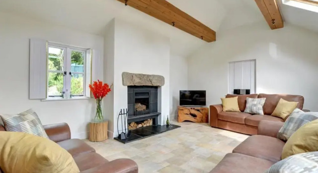 Spacious Natural Stone Holiday Home With Wooden Beams and Authentic Open Fireplace, Забронировать Отель Отели Англии 3 звезды, 3*