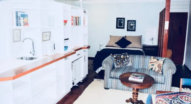 Cosy Studio in Cape Town City Centre, Забронировать Апартаменты/квартира Отели Кейптауна с парковкой, рядом с South African Museum And Planetarium, Парковка