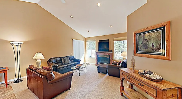 New Listing! Spacious Sunriver Haven W/ Hot Tub 3 Bedroom Home