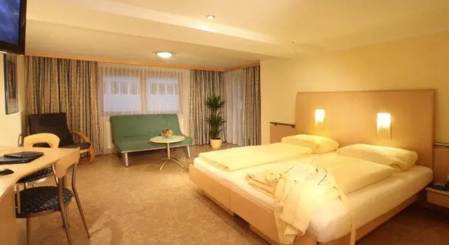 Liesl Pension, Rezerwuj Hotel Hotele w Tyrol z parkingiem, Parking