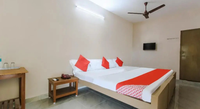 A.D.P. Cottage by OYO Rooms, Book Feriehus Hoteller i Mayiladuthurai med pool, Swimmingpool