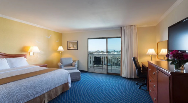 Полулюкс с балконом The Marina Inn on San Francisco Bay
