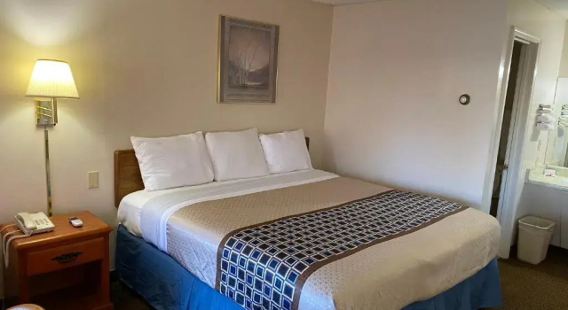Четырёхместный номер Standard Parkview Motel
