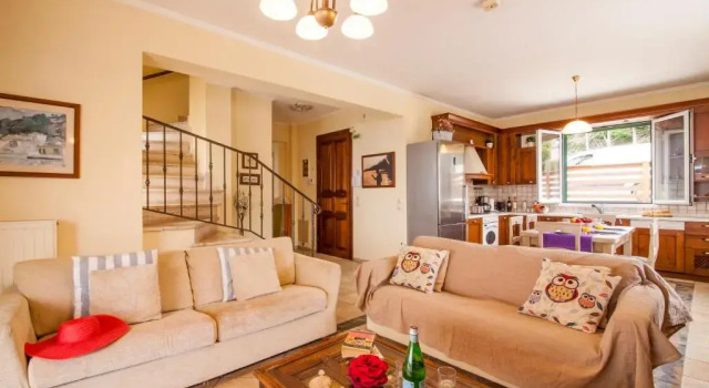 Beachfront Villa Victoras - With private beach, Забронировать Вилла Отели периферии Ионических островов с бассейном, Бассейн