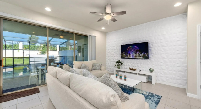 Amazing 5 Bedrooms Home With Pool/BBQ Near Disney