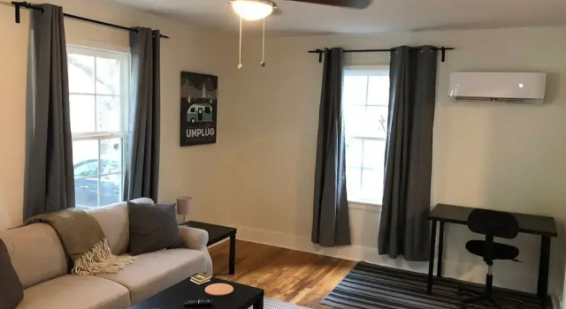 Renovated Cottage Minutes From Downtown, Забронировать Дом для отпуска Дарем Raleigh-Durham Metropolitan Area, рядом с Shepard House