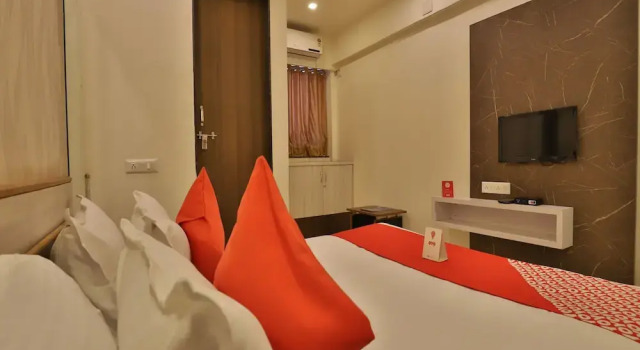OYO 12147 Hotel Vibrant
