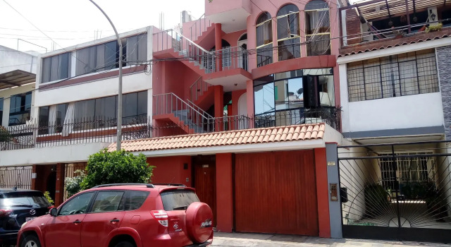 Blondys House