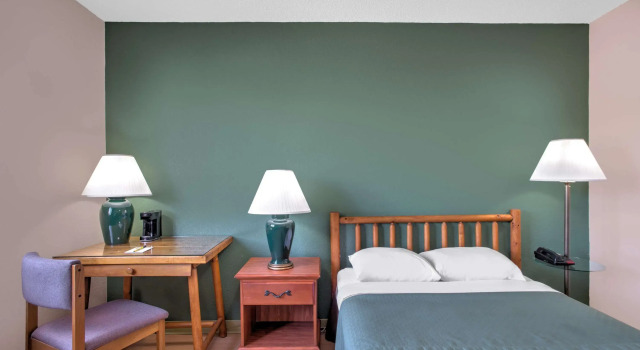 Super 8 by Wyndham Ticonderoga, Buchen Sie Gasthaus Ticonderoga Adirondack Park