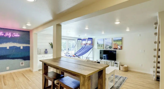 Коттедж Walk to Dtwn Camas! Updated Home w/ Game Room