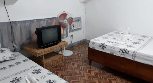 Marios Travellers Inn, Book Hostel Coron Coron