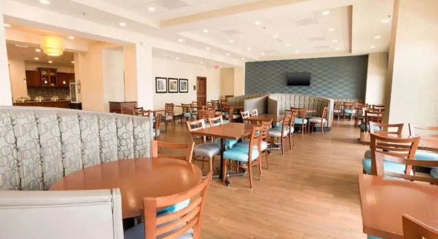 Drury Inn & Suites St. Louis Brentwood, Prenota Hotel Hotel a Missouri con piscina, Piscina