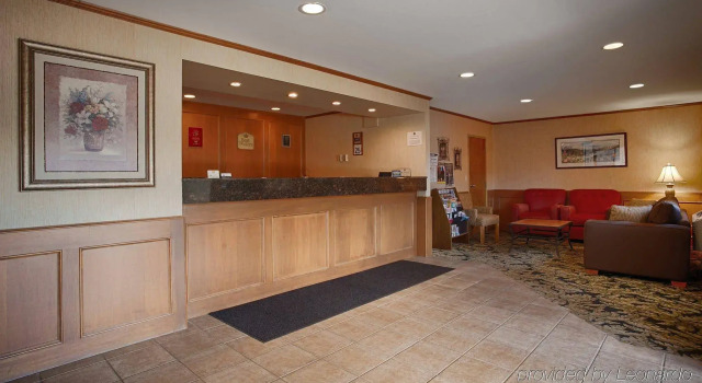 SureStay Plus Hotel by Best Western Salmon Arm, Buchen Sie Hotel  