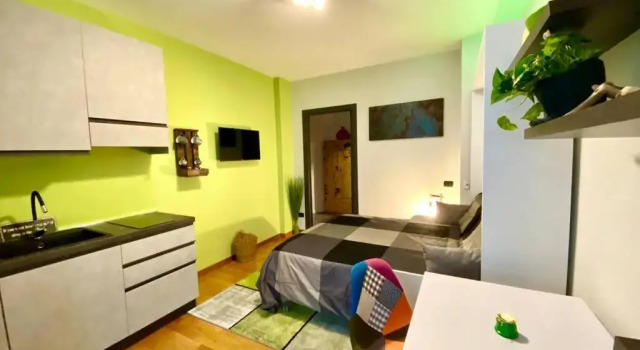 Spa Tiny Love Apartment close to Milan-Como-Malpensa, Забронировать Апартаменты/квартира Отели в центре Саронно, в центре, Парковка