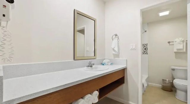 Номер Deluxe Brookhurst Plaza Inn