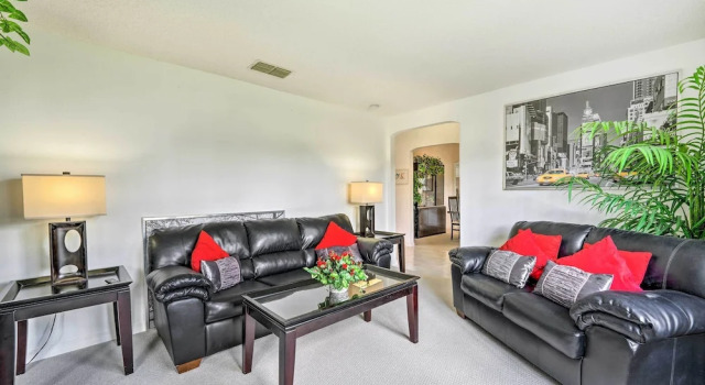 Pool + Game Room, 5 Mi to Disney: Kissimmee Home!
