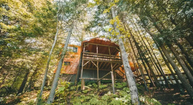 Коттедж с 4 комнатами Motel Long Lake and Cottages