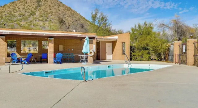 Апартаменты 4 Mi to Downtown Tucson: Peaceful Townhome!