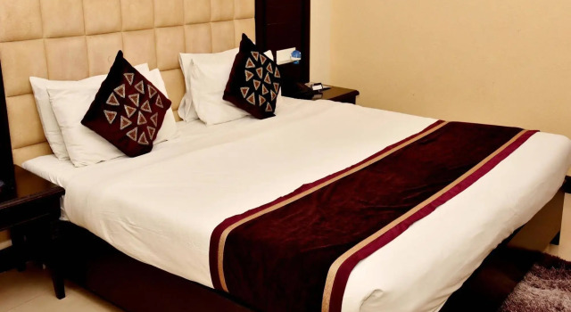 Hotel Metro 43, Book Hotel Hoteller i Chandigarh Region med parkering, Parkering