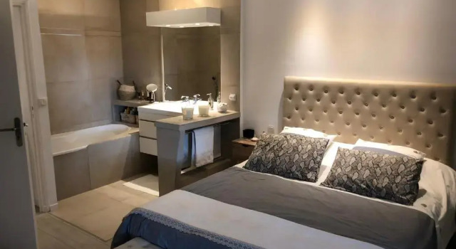 Luxe apartment center 6pers 300m2 privare garden, Забронировать Апартаменты/квартира La Californie Pezou Канны