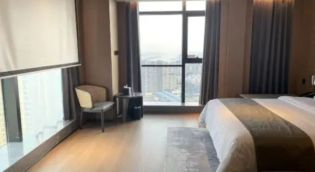 Sheyue Hotel (Binjiang Financial Center Liugouyu Subway Station)