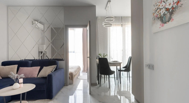 Real Apartments на Цюрупы, Забронировать Апартаменты/квартира Отели Сочи с бассейном, рядом с Храм Владимира Равноапостольного, Бассейн