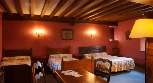 Standard Zimmer Hostellerie du Vieux Pérouges