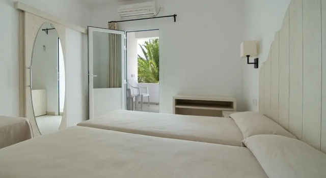Capri, Boek Hotel Es Pujols Formentera