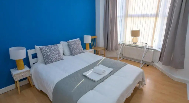 Апартаменты Spacious 5 Bed House, perfect for groups, great location