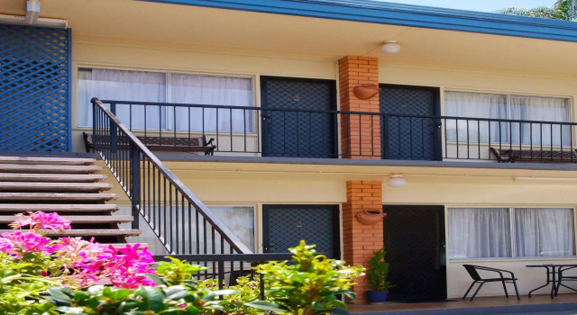 Ambassador Motor Inn, Забронировать Мини-отель Брисбен Brisbane Region, рядом с Квинслендский университет