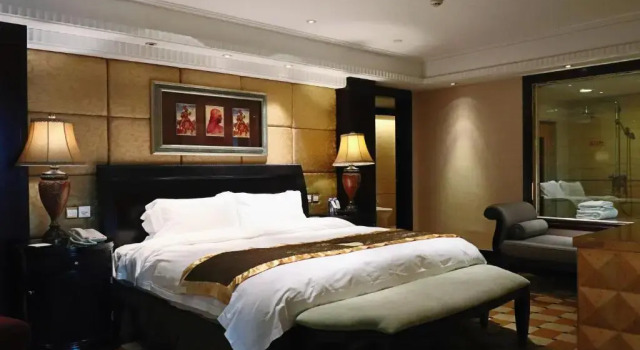 Люкс Ambassador Royal Mediterranean Hotel