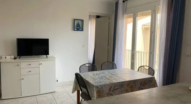 Downtown Apartment - 100 m From the Beach
