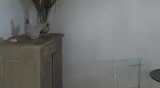 petite maison dans la campagne a 10 mn a pied du centre ville, Забронировать Отель Отели Арля с парковкой, Парковка
