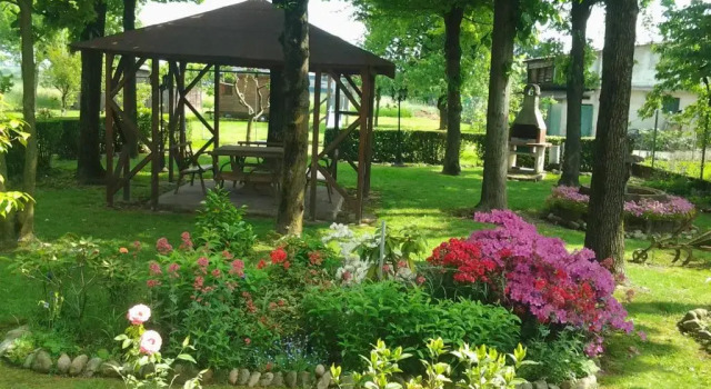 B&B Le Camelie, Rezervovat Penzión se snídaní Hotely v Cornaredo s parkováním, Parkování