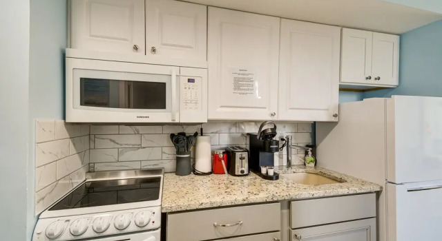 Апартаменты Myrtle Beach Condo w/ Lazy River: Walk to Beach!