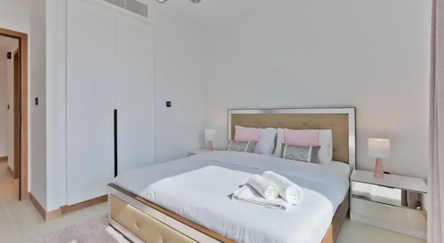 Luxury StayCation - Tranquil Waters: 2BR Luxury Apart. in Dubai Marina, Забронировать Апартаменты/квартира Апартаменты Эмирата Дубая, рядом с Dubai Marina Yacht Club, Апартаменты/квартира