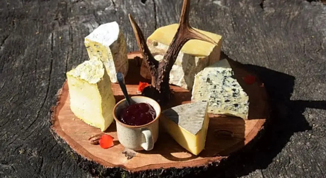 Auberge Paysanne, Book Hostel / Vandrerhjem Hoteller i Cantal med morgenmad, Morgenmad