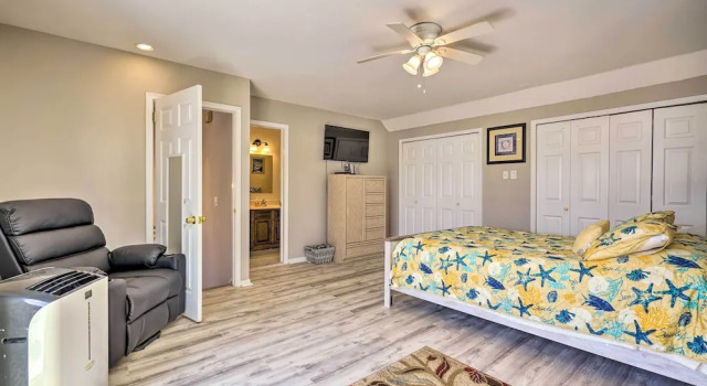 Апартаменты с 3 комнатами Brigantine Retreat w/ Balconies - Walk to Beach!