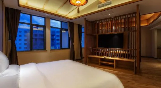 Люкс Deluxe Lanmeishan Business Hotel (Pu'er Simao Airport)
