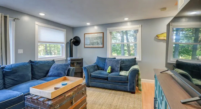 Gilford Getaway w/ Mountain Views & Fire Pit!, Забронировать Дом для отпуска Виллы Гилфорд, Вилла