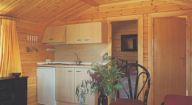 Семейное бунгало с 2 комнатами с балконом Hotel Panadería y Bungalows Ligüerre de Cinca