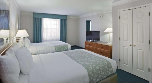 Четырёхместный номер Standard La Quinta Inn by Wyndham Omaha West