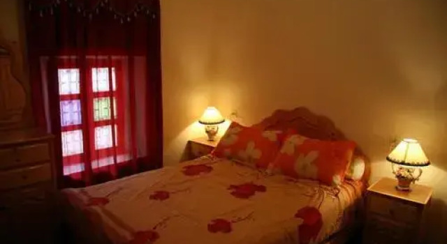 Tigmi Nkob, Réserver Hôtel Nkob 