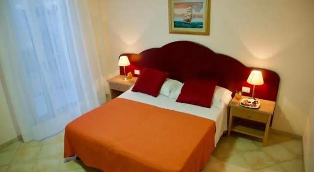Люкс с балконом Hotel Teti