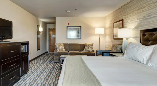 Номер Standard Holiday Inn Express Hotel & Suites Warwick-Providence Airport by IHG