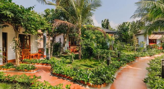Семейный номер Standard с видом на бассейн Palm Hills Resort