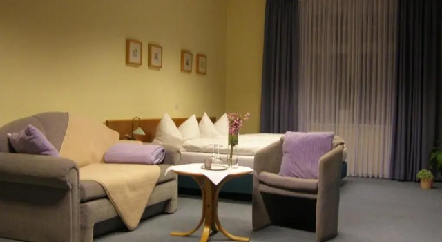 Hotel Fährhaus Niederkleveez, Забронировать Отель Маленте 