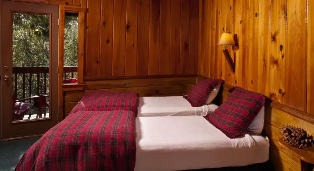 Standard Neljän hengen huone parvekkeella Idyllwild Bunkhouse